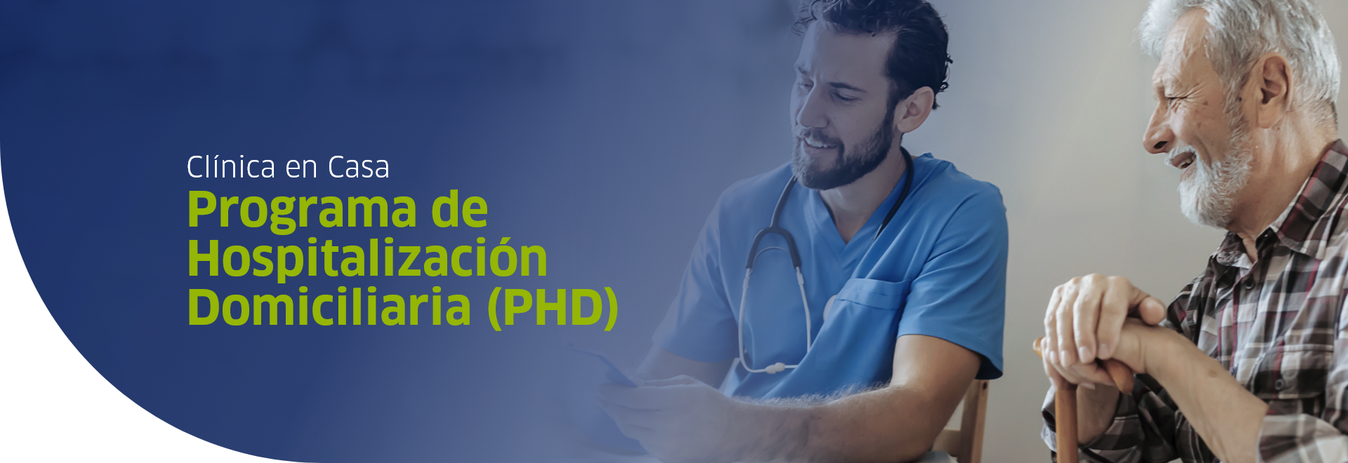 Doctor con paciente adulto en su casa